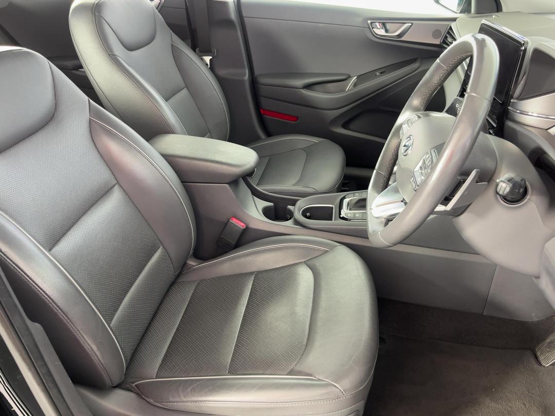 Photo '16' of Hyundai Ioniq