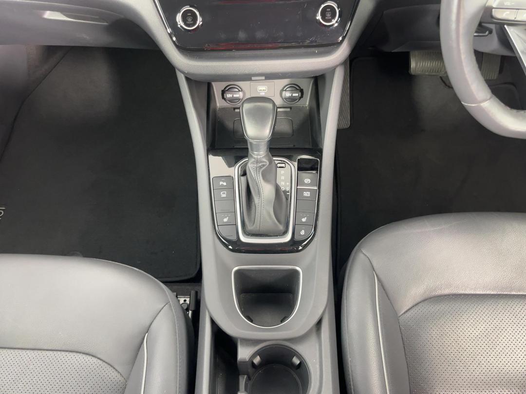 Photo '18' of Hyundai Ioniq
