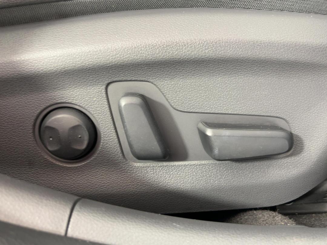 Photo '23' of Hyundai Ioniq