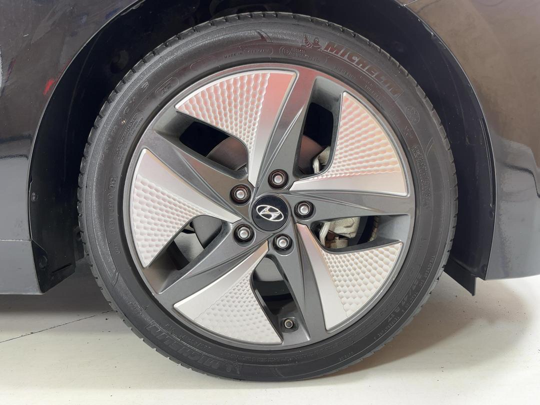 Photo '9' of Hyundai Ioniq