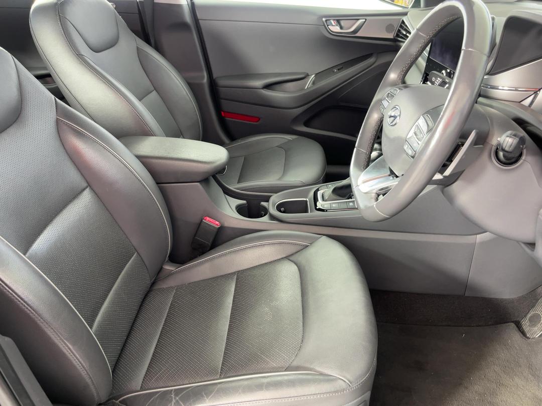Photo '16' of Hyundai Ioniq