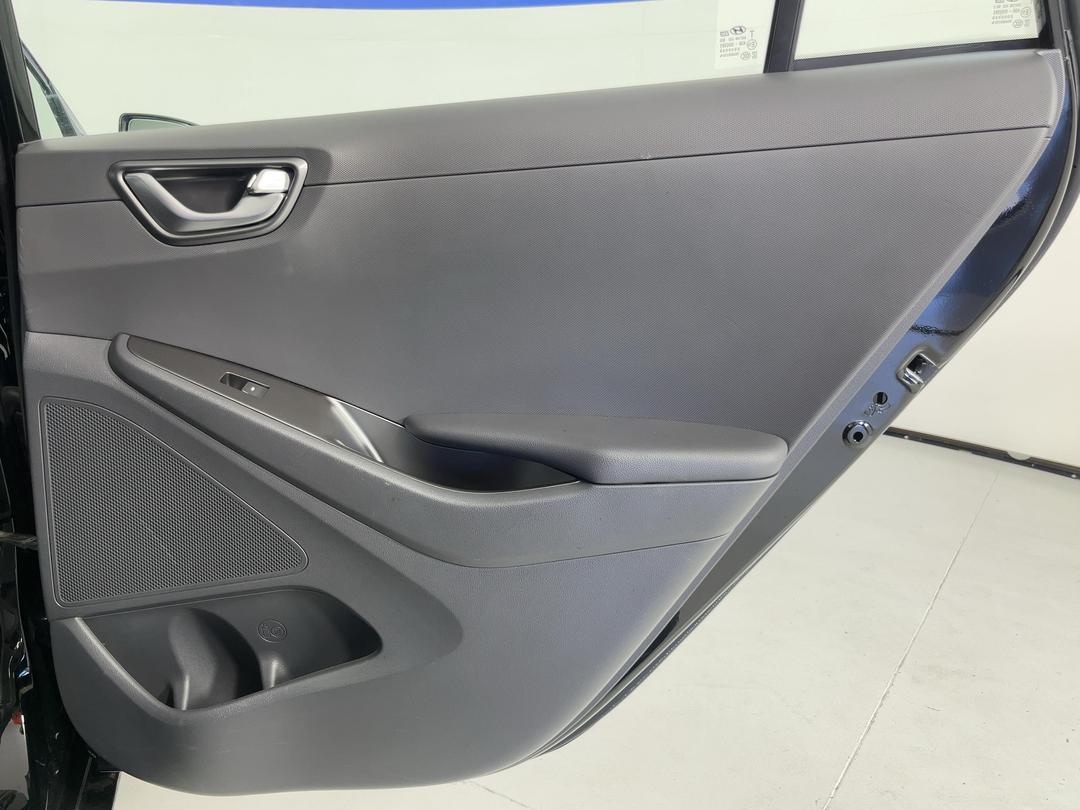 Photo '19' of Hyundai Ioniq