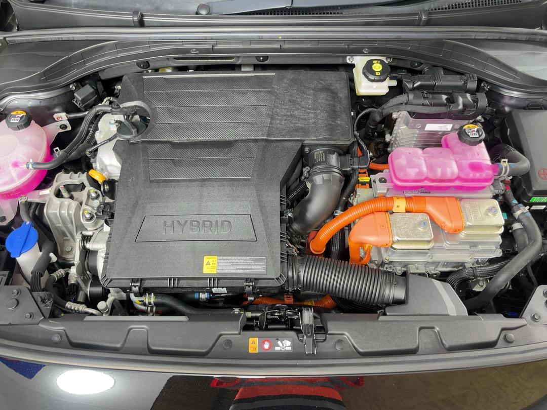 Photo '13' of Hyundai Ioniq