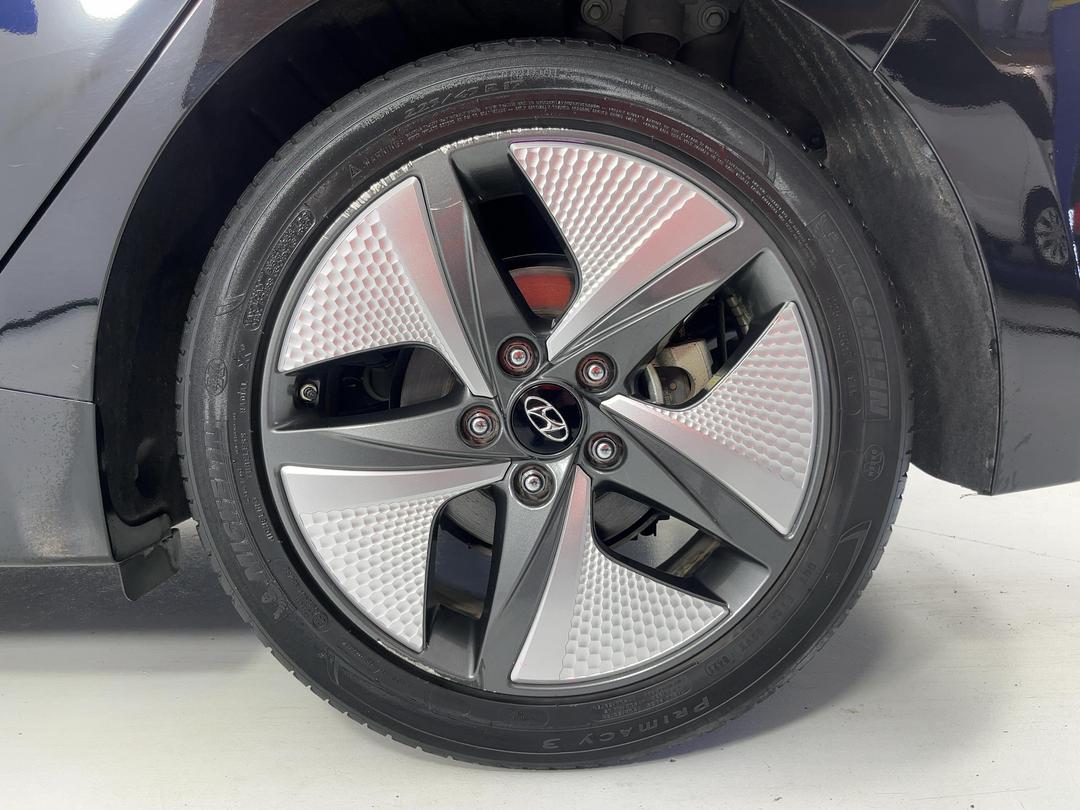 Photo '11' of Hyundai Ioniq