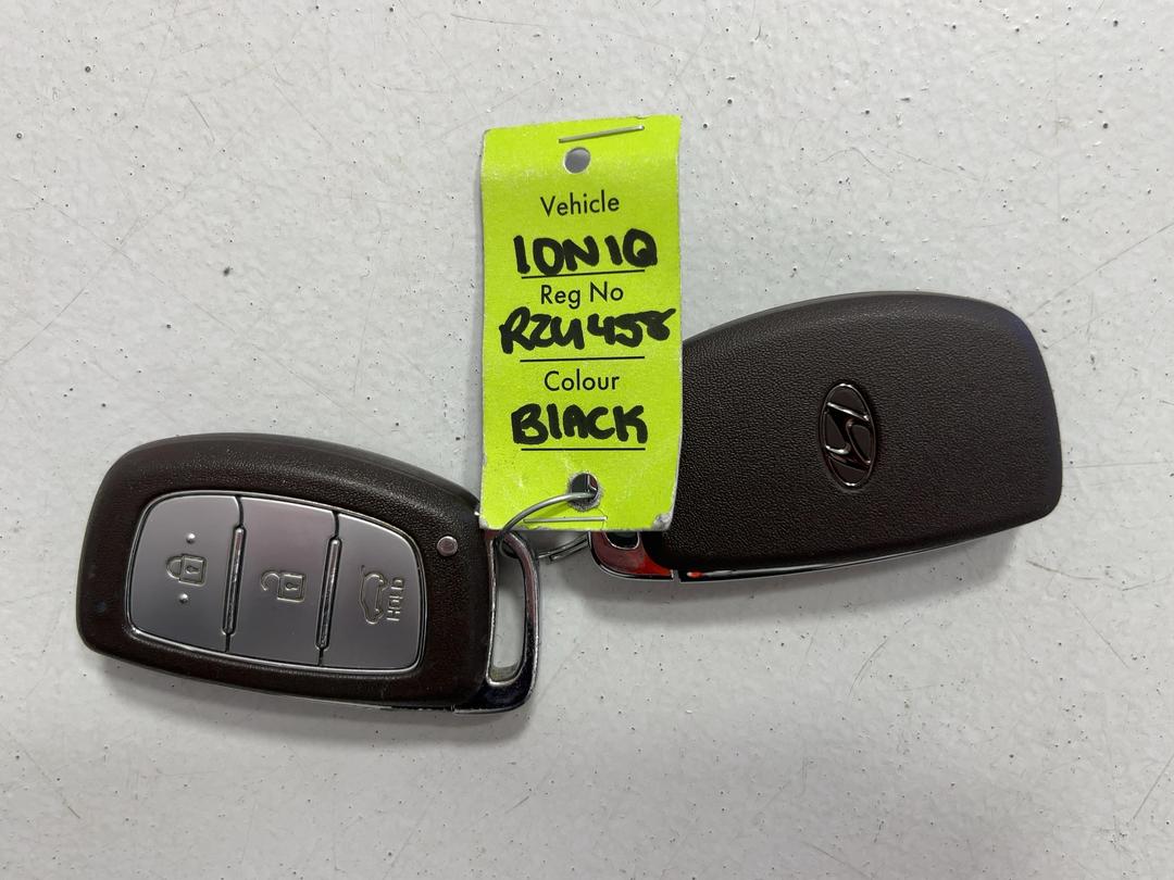 Photo '22' of Hyundai Ioniq