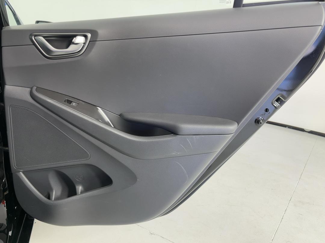 Photo '19' of Hyundai Ioniq