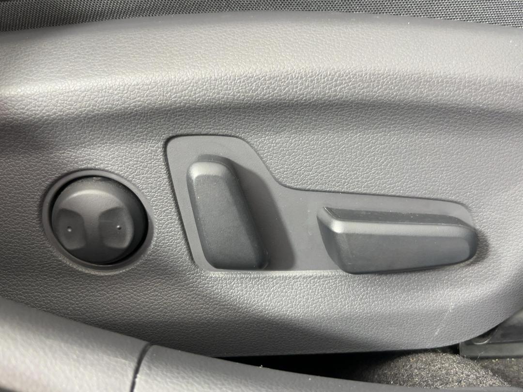 Photo '23' of Hyundai Ioniq