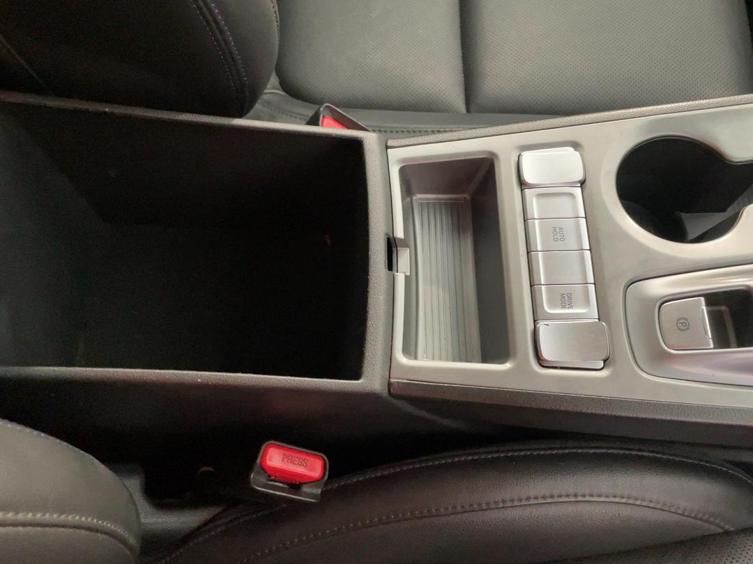 Photo '33' of Hyundai Kona