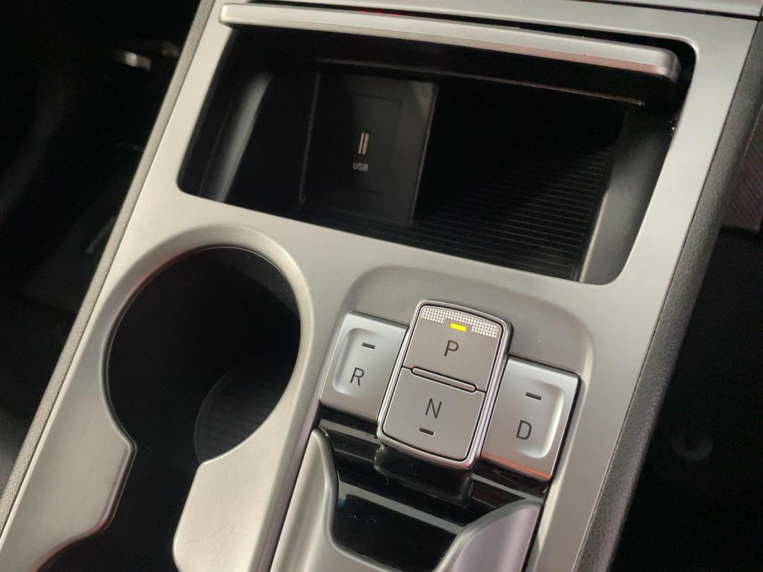 Photo '32' of Hyundai Kona