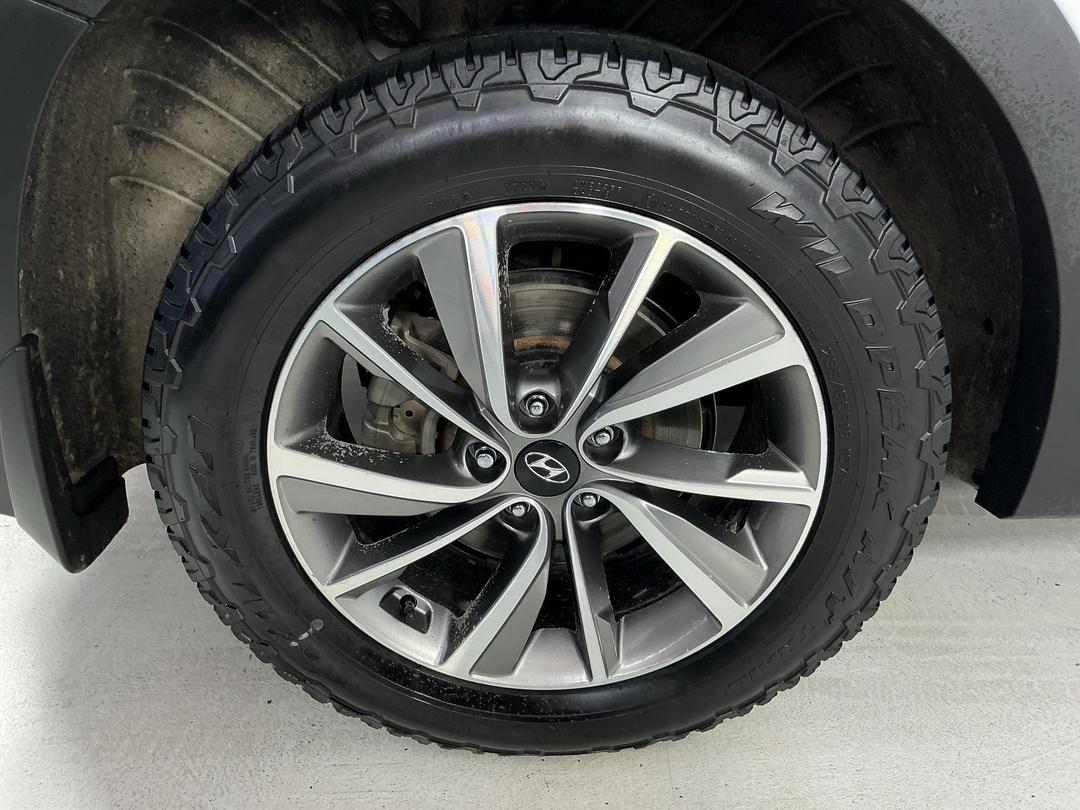 Photo '12' of Hyundai Santa FE