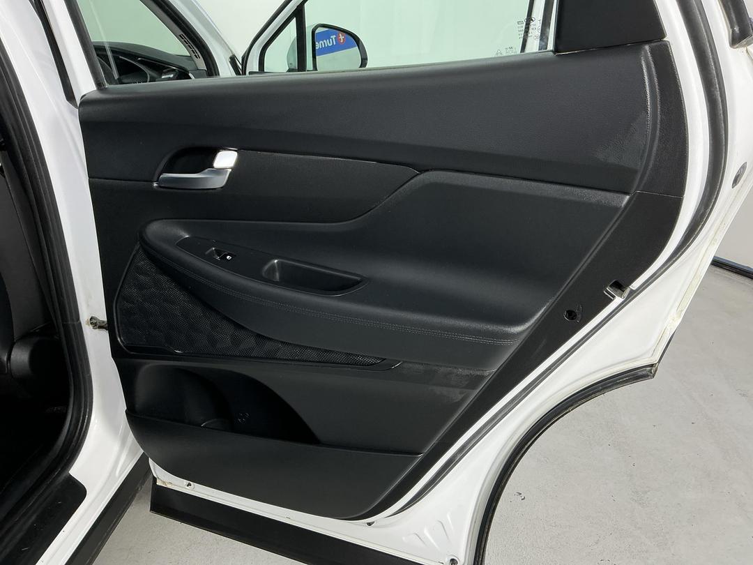 Photo '19' of Hyundai Santa FE