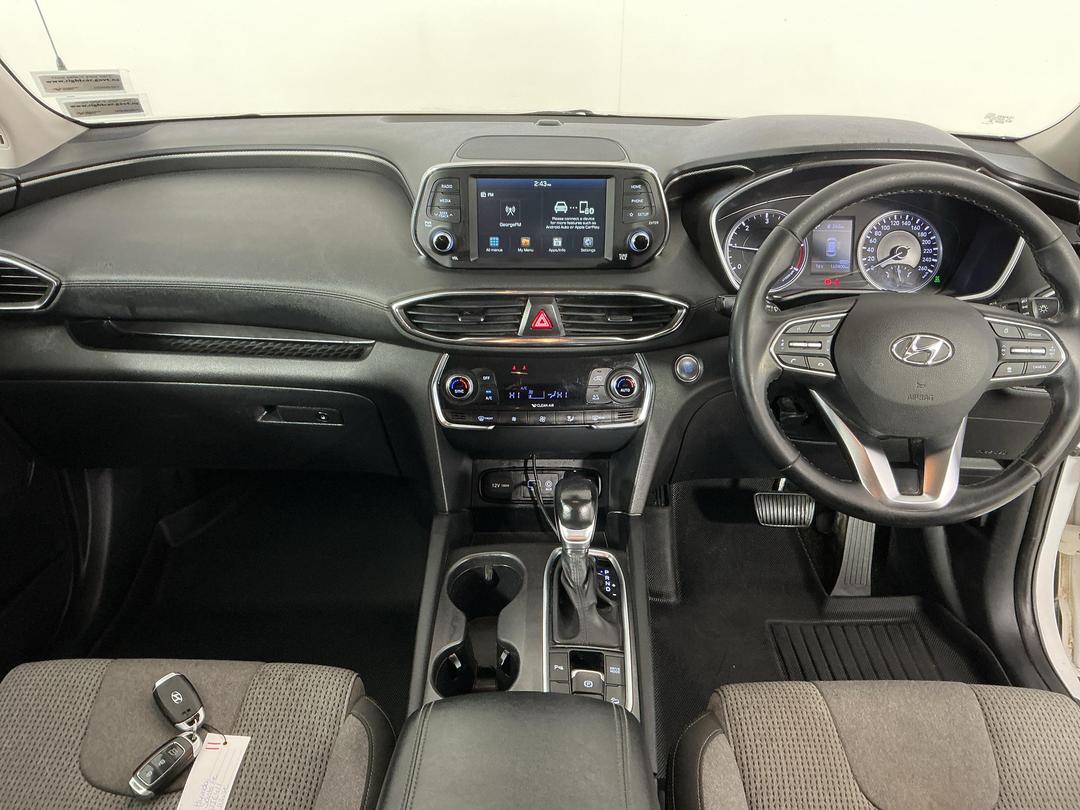 Photo '17' of Hyundai Santa FE