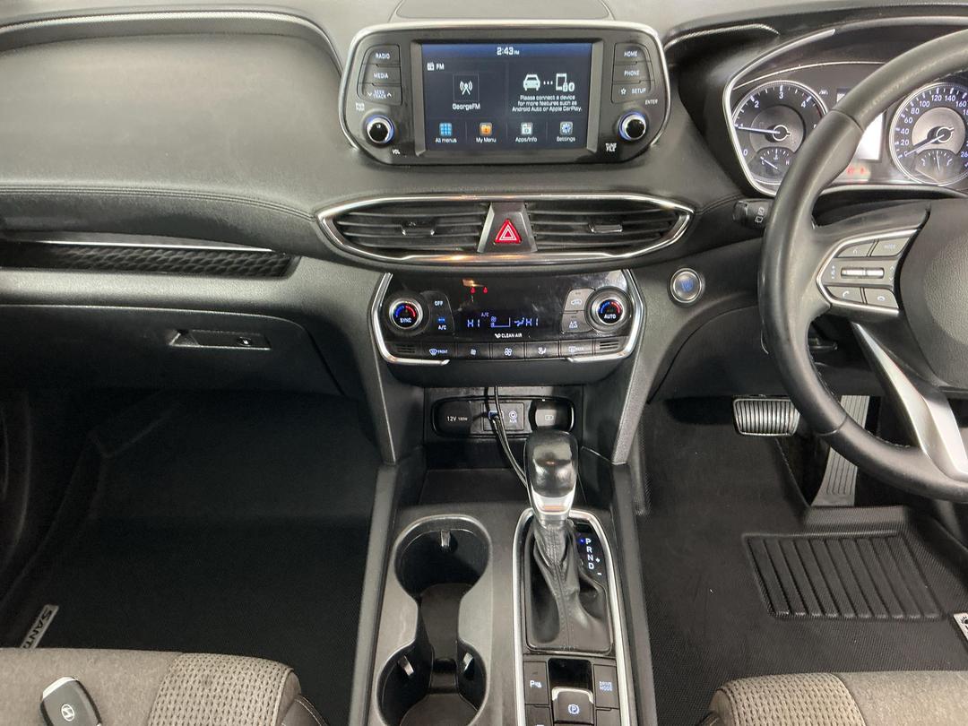 Photo '18' of Hyundai Santa FE