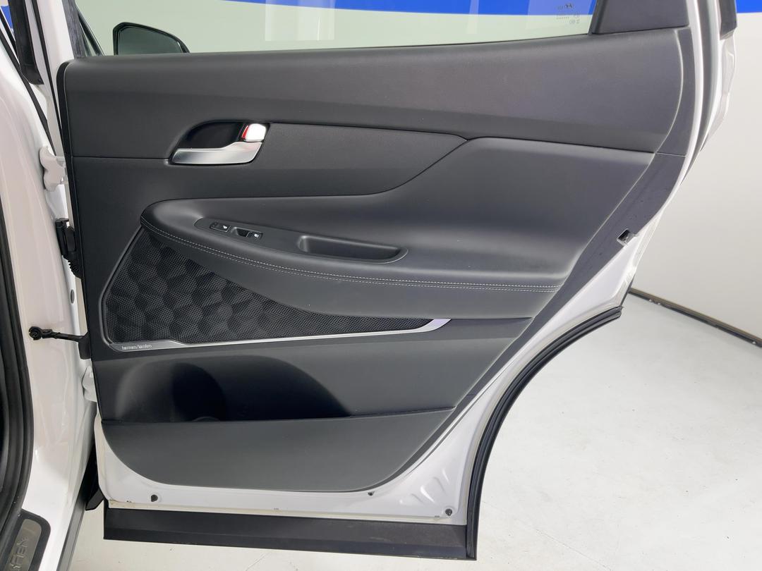 Photo '19' of Hyundai Santa FE