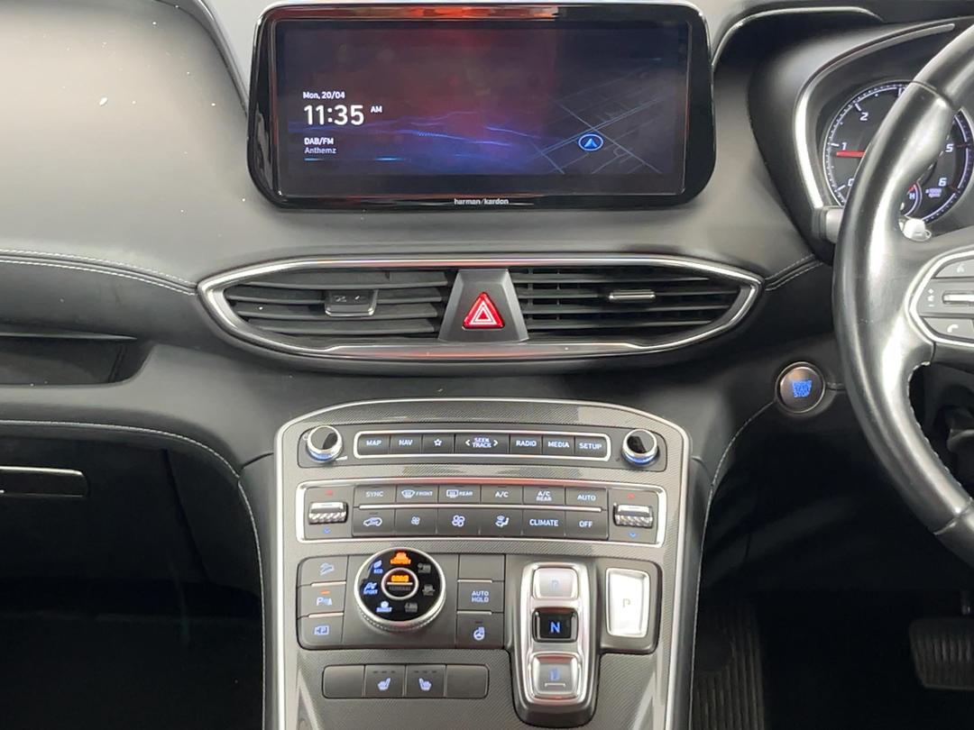 Photo '18' of Hyundai Santa FE