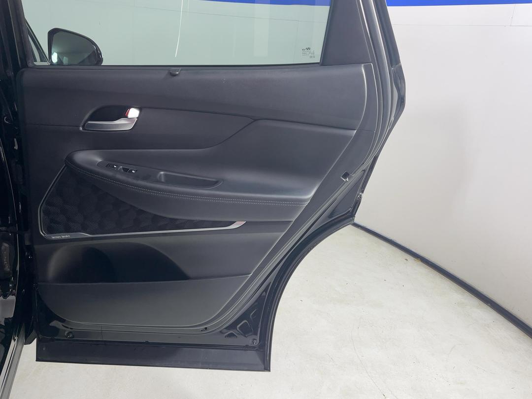 Photo '19' of Hyundai Santa FE