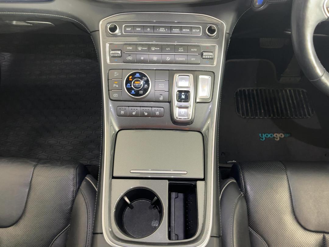 Photo '18' of Hyundai Santa FE