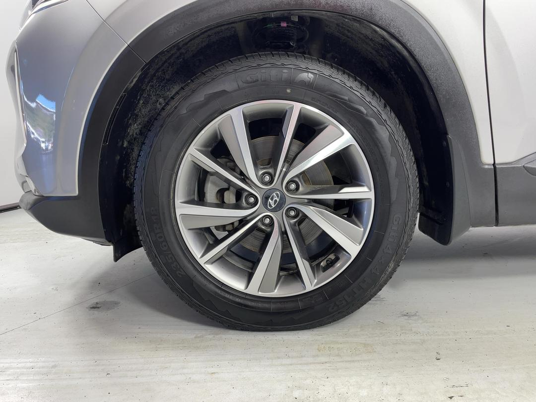 Photo '10' of Hyundai Santa FE