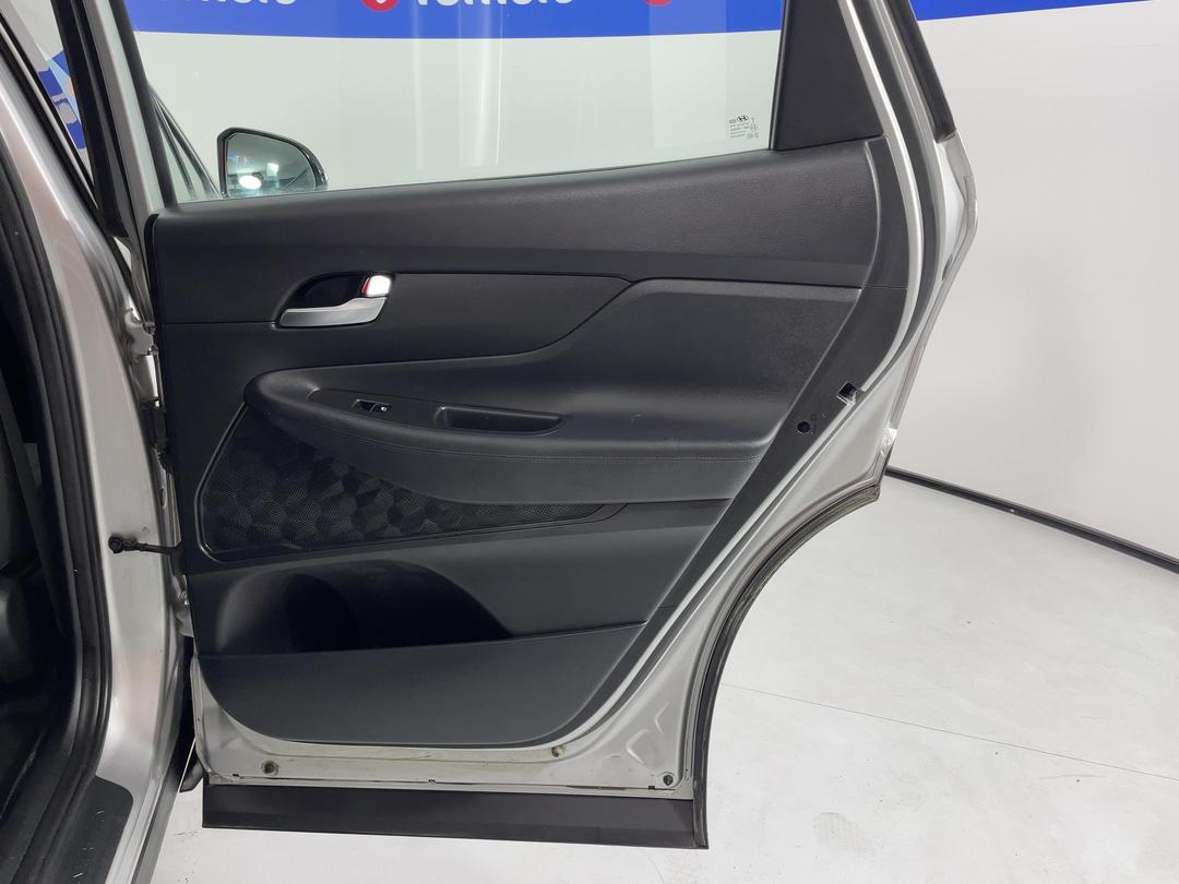 Photo '19' of Hyundai Santa FE