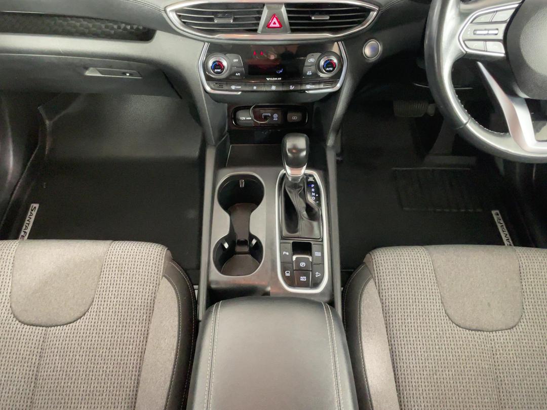 Photo '18' of Hyundai Santa FE