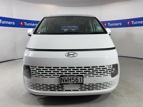 Photo '2' of Hyundai Staria