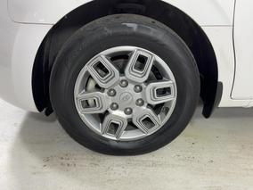 Photo '10' of Hyundai Staria