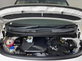 Photo '13' of Hyundai Staria