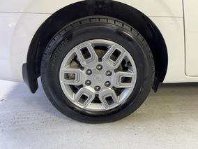 Photo '12' of Hyundai Staria