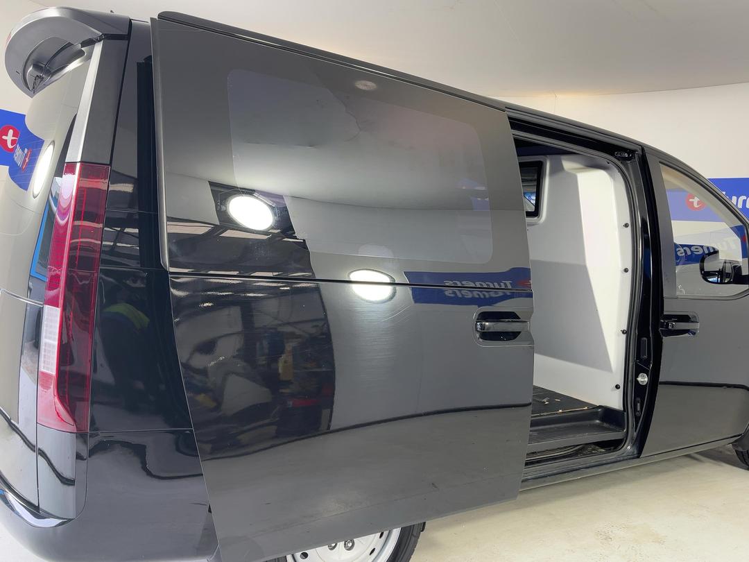 Photo '19' of Hyundai Staria Load