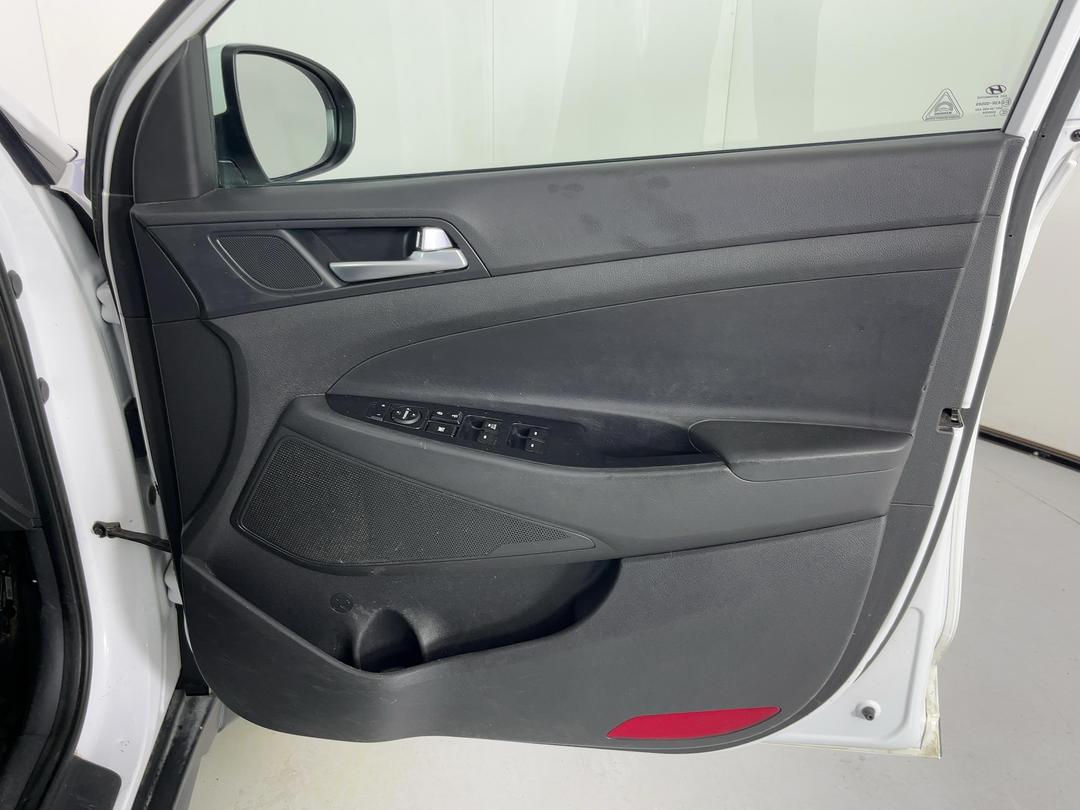 Photo '15' of Hyundai Tucson