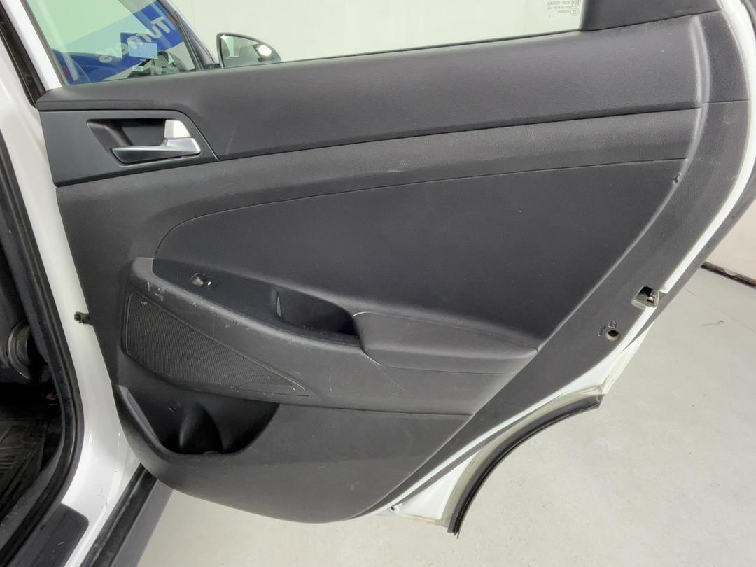 Photo '19' of Hyundai Tucson