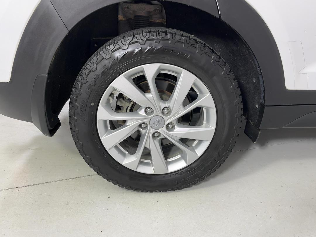 Photo '12' of Hyundai Tucson