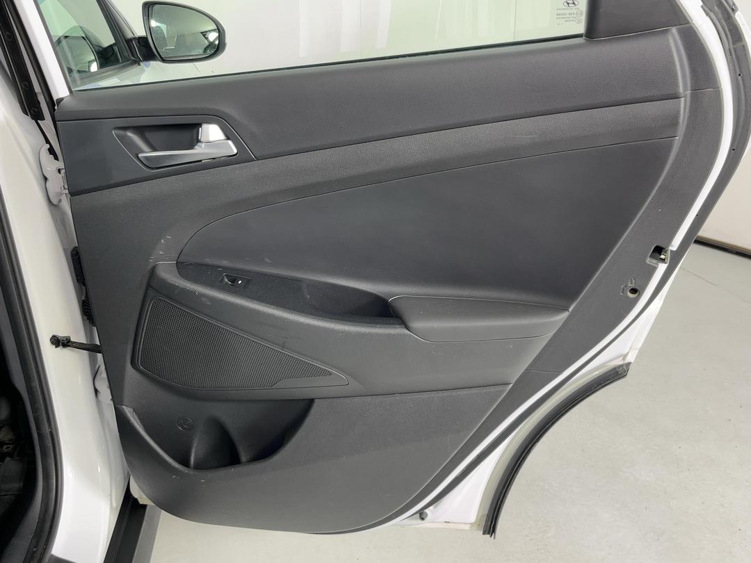 Photo '19' of Hyundai Tucson