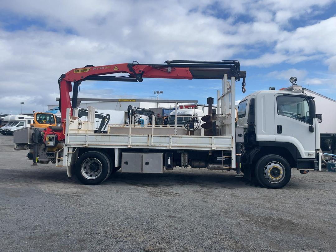 Photo '3' of Isuzu F Series FTR750 AUTO Flat Deck Crane