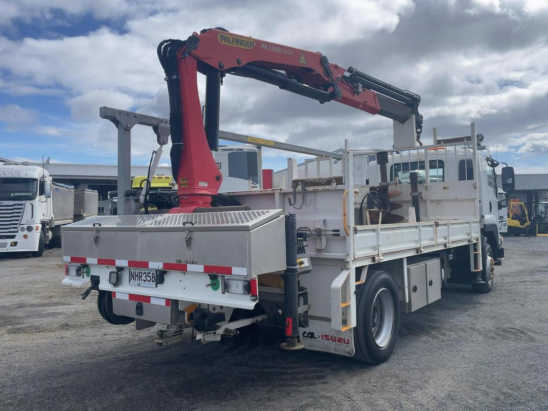 Photo '4' of Isuzu F Series FTR750 AUTO Flat Deck Crane