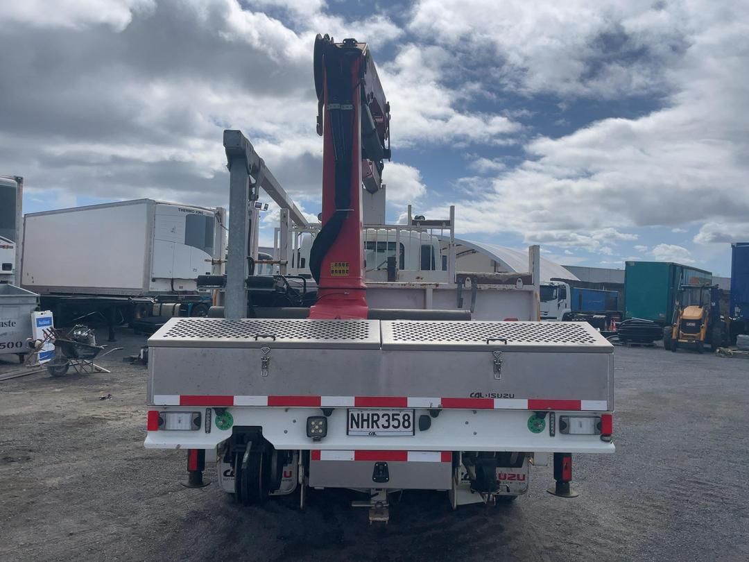Photo '5' of Isuzu F Series FTR750 AUTO Flat Deck Crane