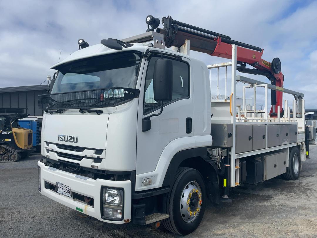 Photo '8' of Isuzu F Series FTR750 AUTO Flat Deck Crane