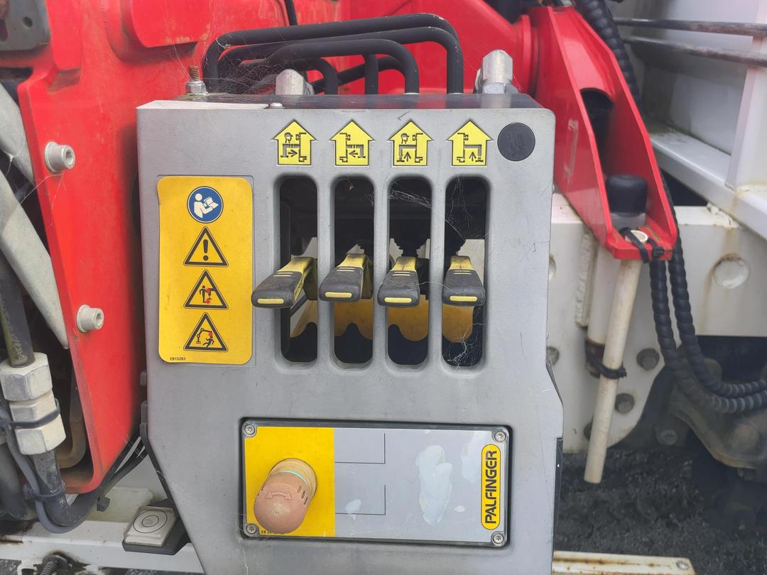 Photo '31' of Isuzu F Series FTR750 AUTO Flat Deck Crane