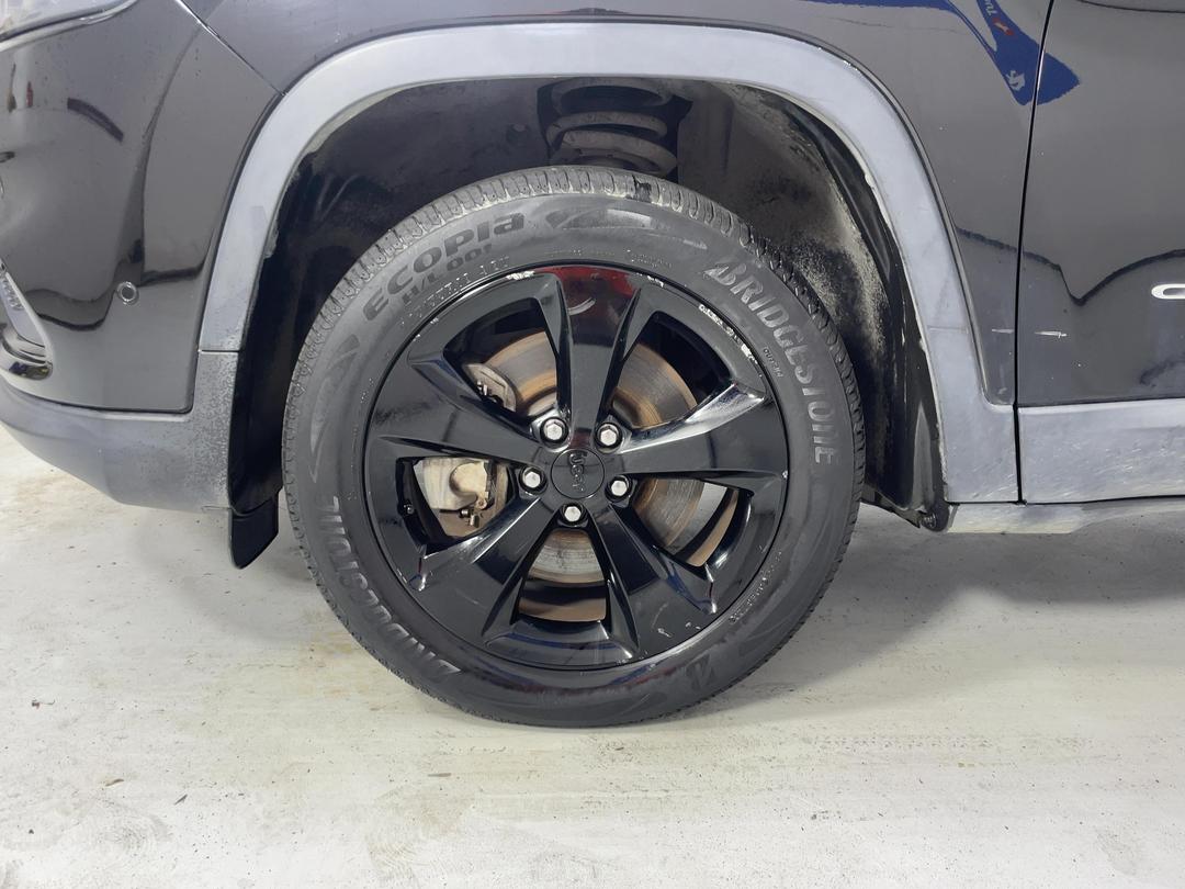 Photo '10' of Jeep Cherokee