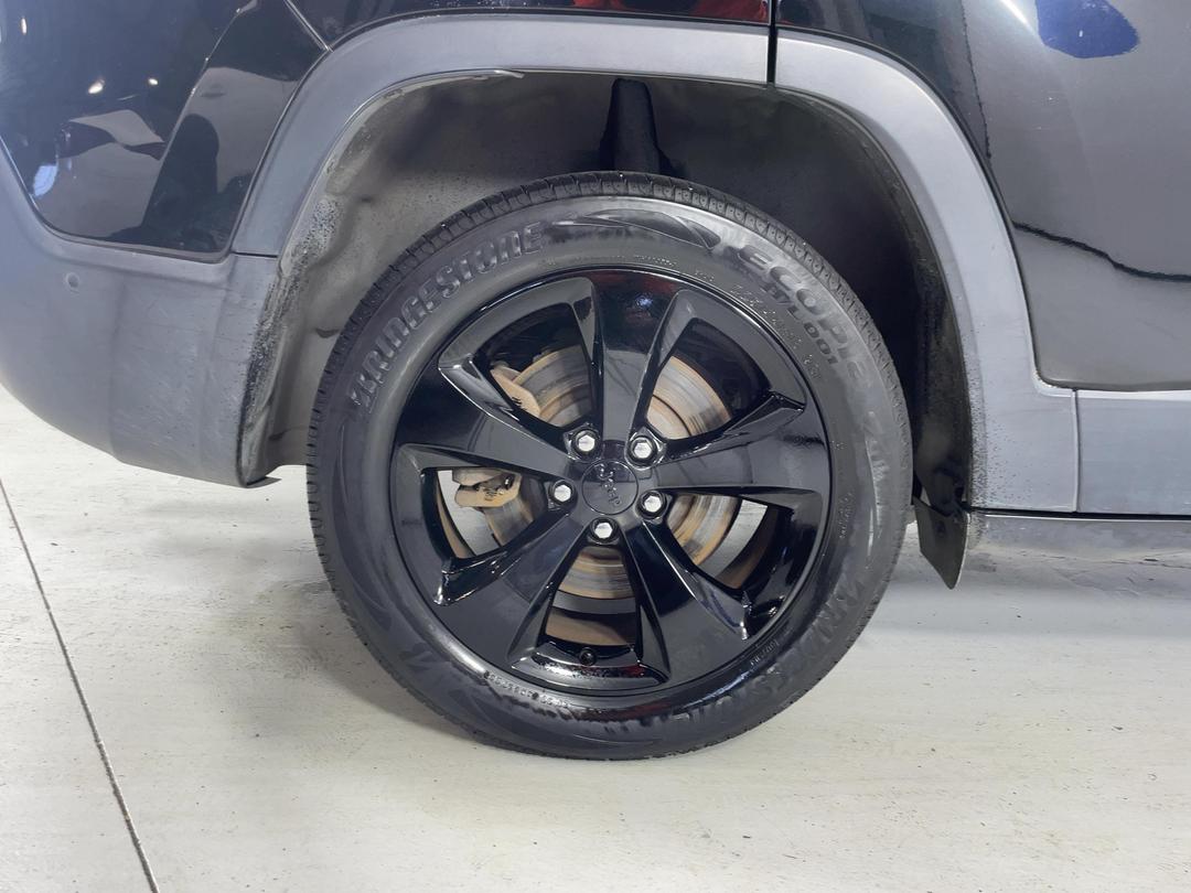 Photo '12' of Jeep Cherokee
