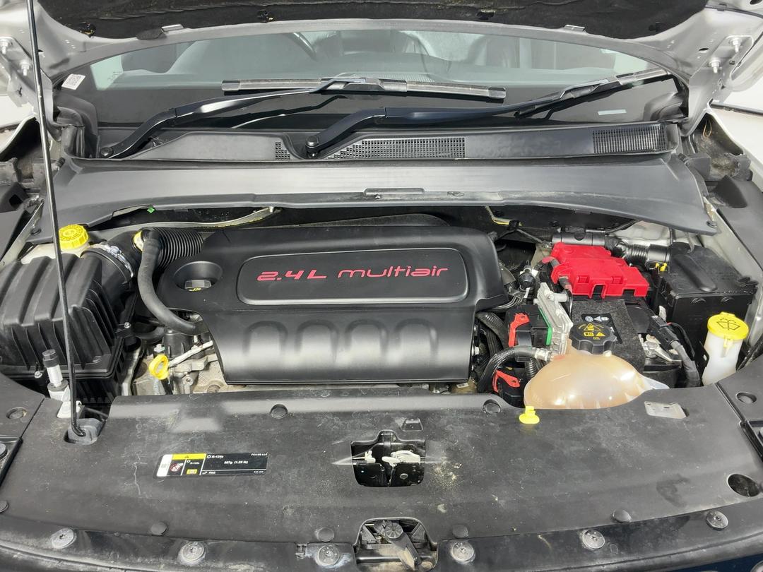 Photo '13' of Jeep Compass