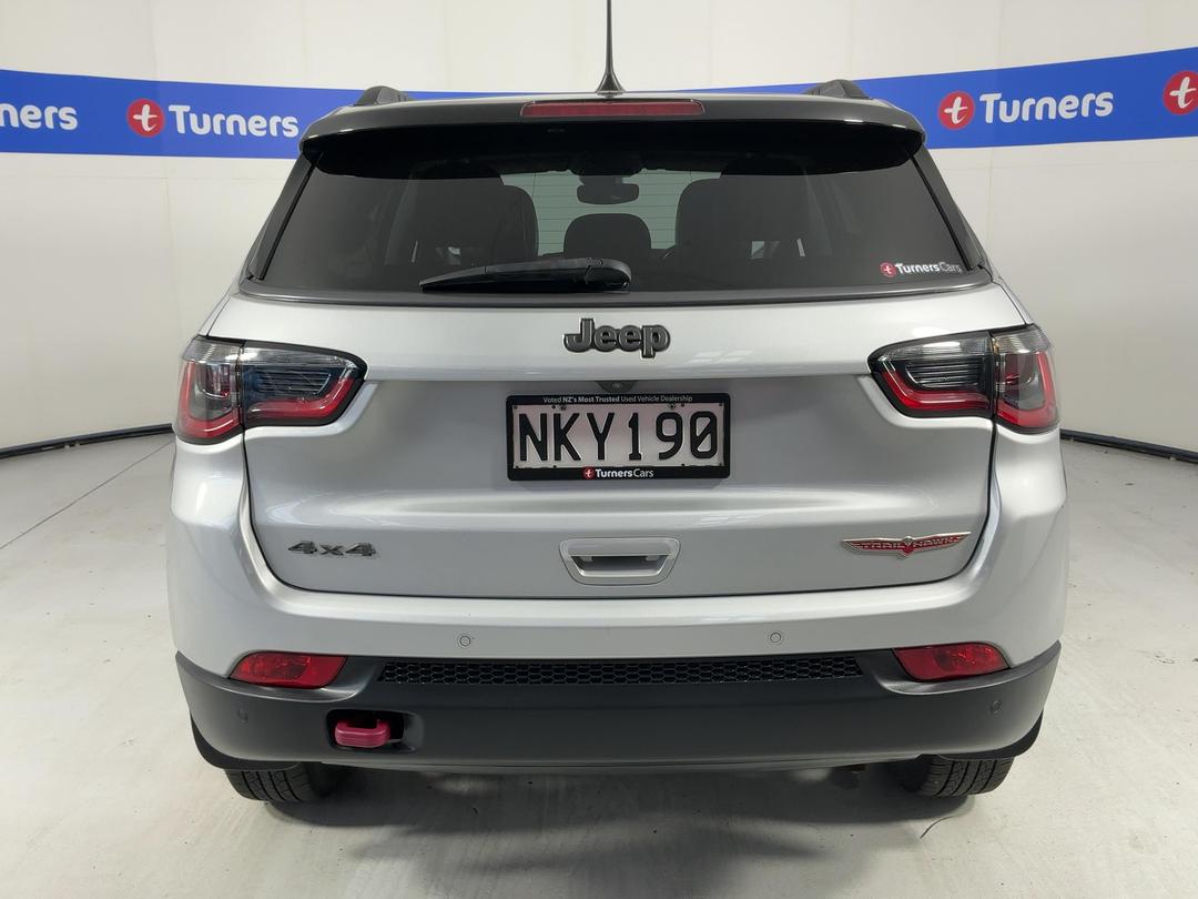 Photo '6' of Jeep Compass