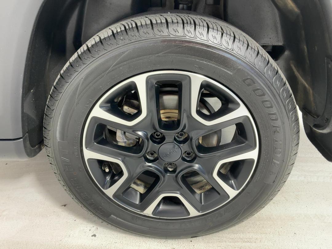 Photo '11' of Jeep Compass