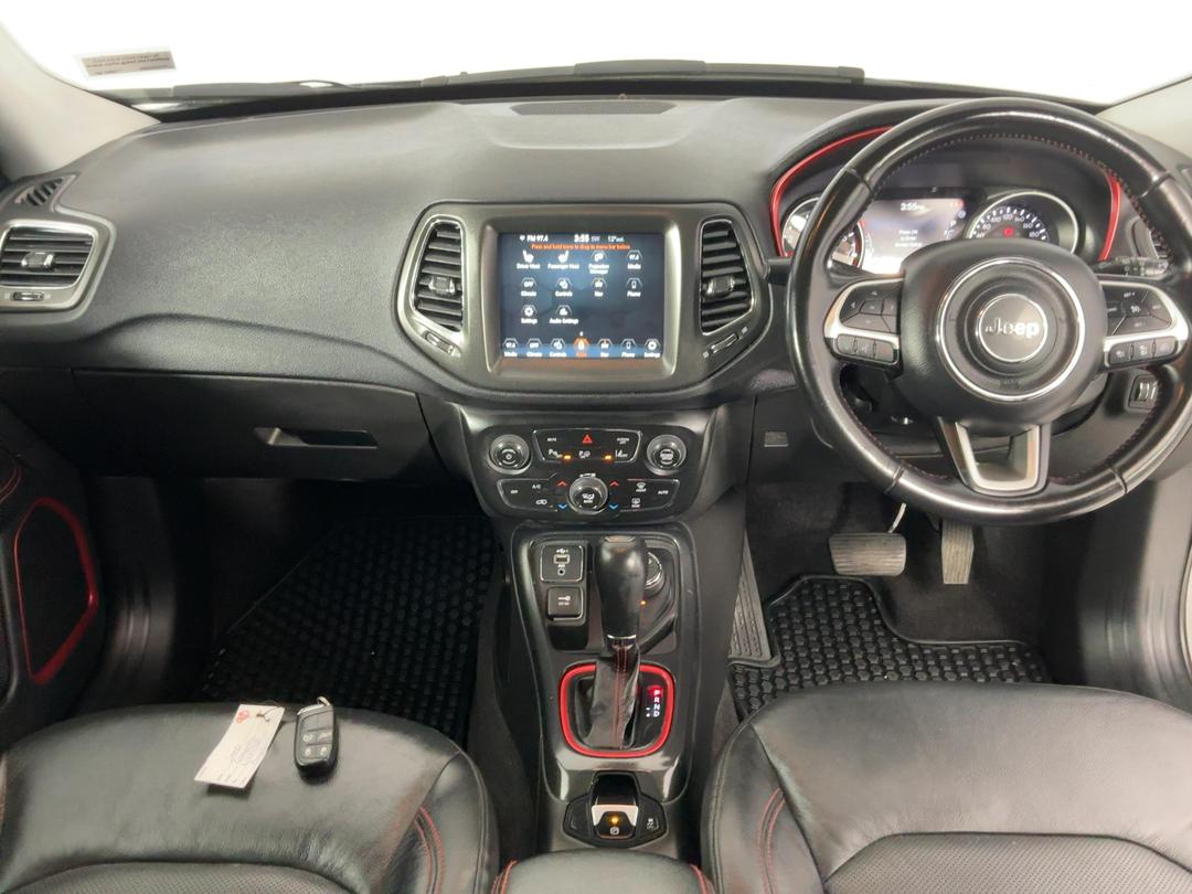 Photo '17' of Jeep Compass