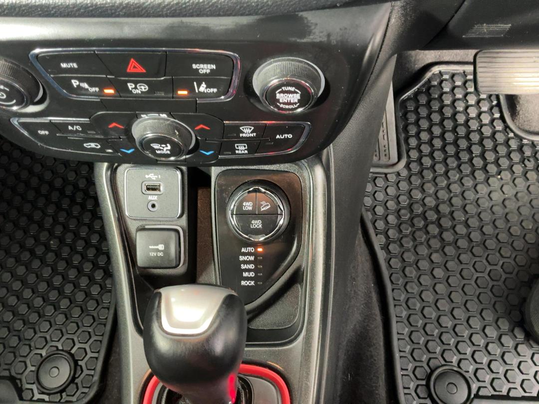 Photo '23' of Jeep Compass