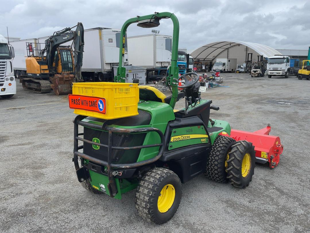 Photo '4' of JOHN DEERE 1580 Terrain Cut Ride On Mower
