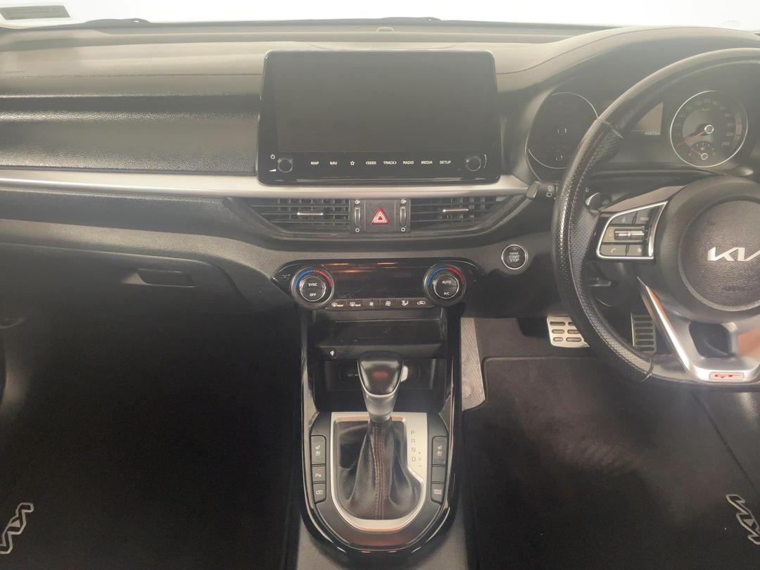 Photo '18' of KIA Cerato