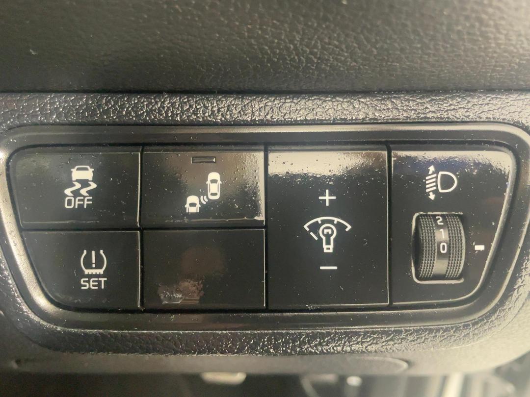 Photo '25' of KIA Cerato