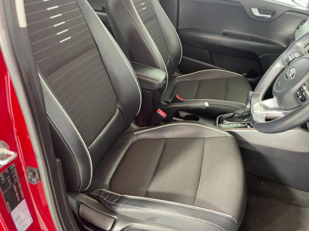 Photo '16' of KIA RIO
