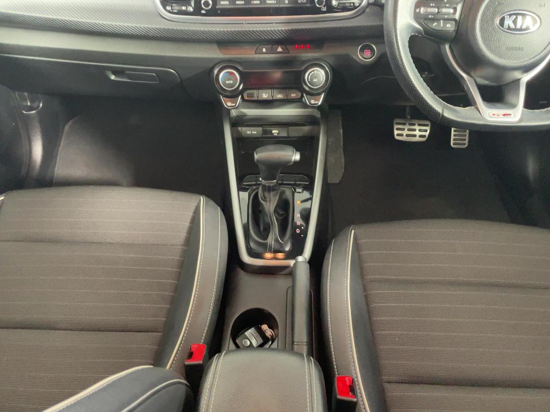 Photo '18' of KIA RIO